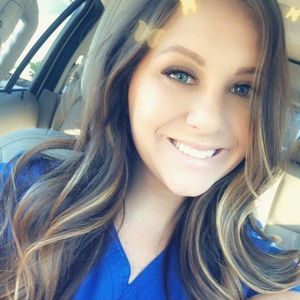 Meet your Posher, Chloe